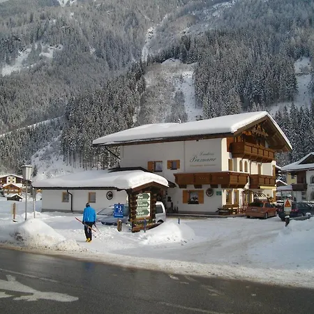 Landhaus - Praxmarer Pensjonat